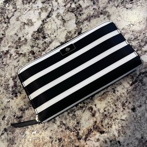 Kate Spade NWT Large Continental Wallet WLRU5733